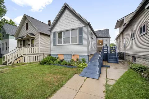 2568 N Pierce, Milwaukee, WI 53212