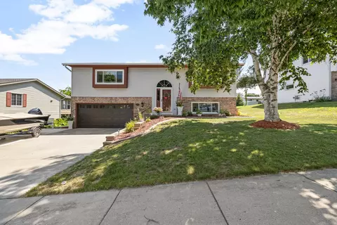 3217 Squire, West Bend, WI 53090
