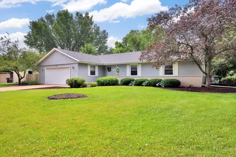 3827 W Minnesota, Franklin, WI 53132