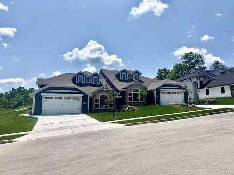 3533 Hawthorn Hl, Waukesha, WI 53189