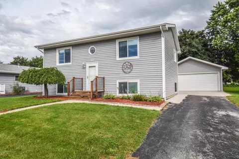 743 Foxtrail, Burlington, WI 53105