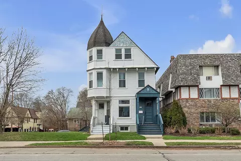 2505 N Oakland #2507, Milwaukee, WI 53211