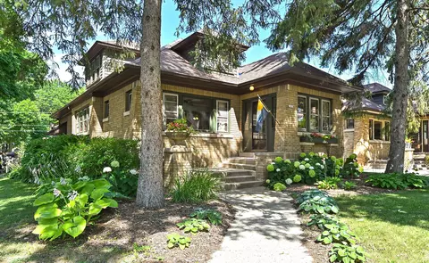 2405 N 68th, Wauwatosa, WI 53213