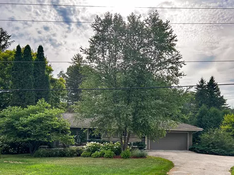5825 Wildlife, Addison, WI 53002