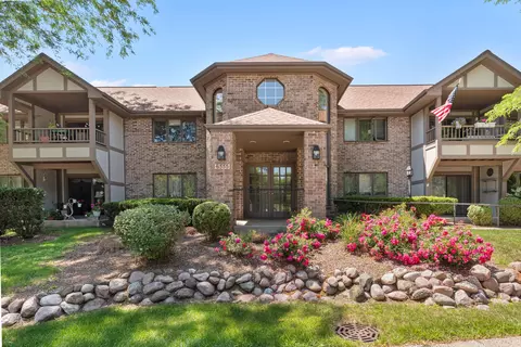 6555 N Green Bay #206, Glendale, WI 53209