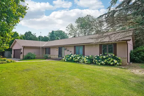 935 Old Tower, Oconomowoc, WI 53066