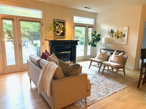 1515 N Van Buren #208, Milwaukee, WI 53202