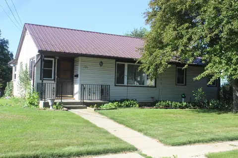 121 Clark, Watertown, WI 53094