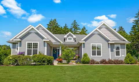 10770 N Firefly, Mequon, WI 53097