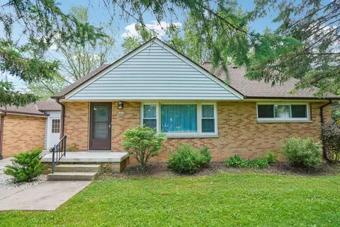 1415 W Fiesta, Mequon, WI 53092