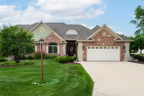 8741 S Avian, Franklin, WI 53132