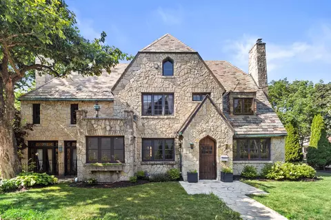 1728 College, Racine, WI 53403