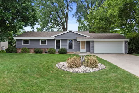 14255 W Glen Mdw, New Berlin, WI 53151