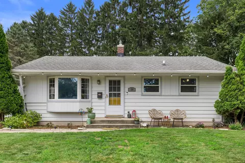 129 N Highland, Thiensville, WI 53092