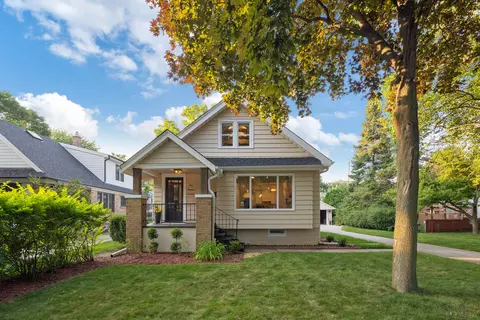 914 E Lancaster, Whitefish Bay, WI 53217