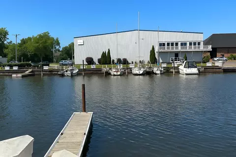 43 Gaslight Pointe Marina, Racine, WI 53403