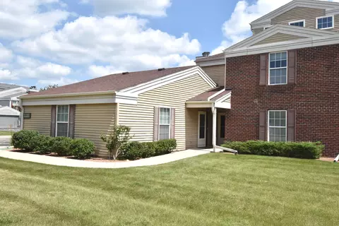 n16w26573 Wild Oats #G, Pewaukee, WI 53072