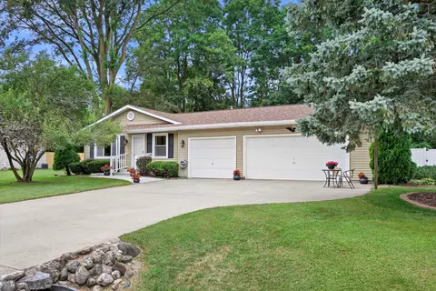 207 N Parkview, Eagle, WI 53119