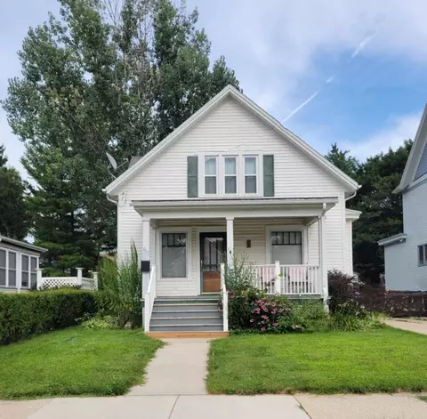 703 S 10th, Watertown, WI 53094
