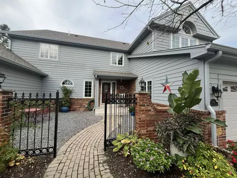 7418 W Morningside, Franklin, WI 53132