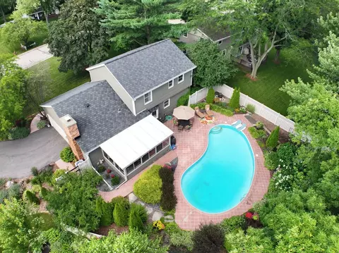 2350 S Krahn, New Berlin, WI 53151