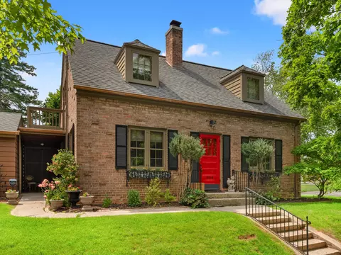 954 N 5th, Manitowoc, WI 54220