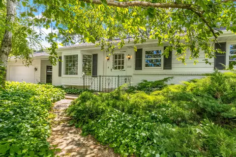 1713 W Donges Bay, Mequon, WI 53092