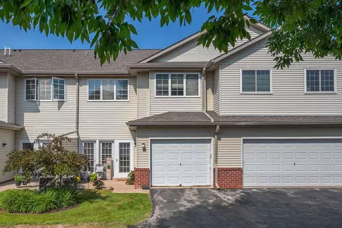 2426 Fox Riv #D, Waukesha, WI 53189