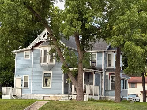 823 W La #821, Crosse, WI 54601