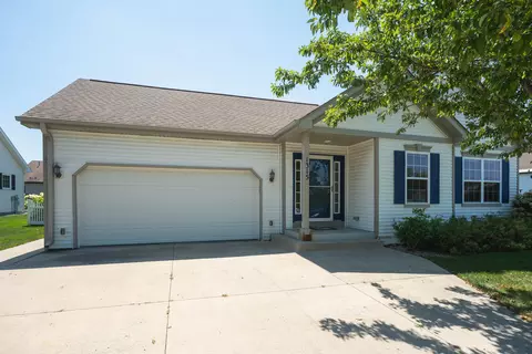 1315 E Pinecrest, Elkhorn, WI 53121