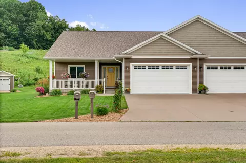 w6459 Oakwood Circle, Onalaska, WI 54636