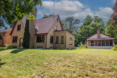 764 S 6th, West Bend, WI 53095