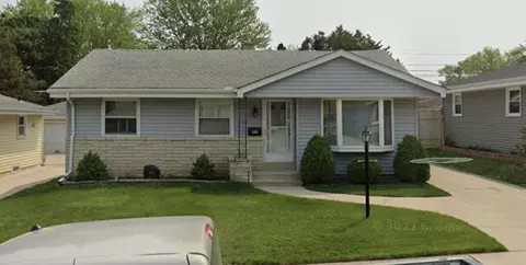1009 Ostergaard, Racine, WI 53406