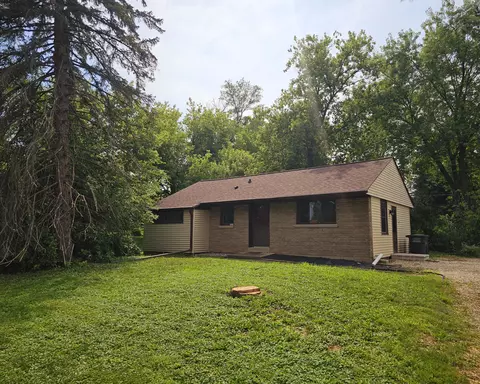 5257 S 28th, Greenfield, WI 53221