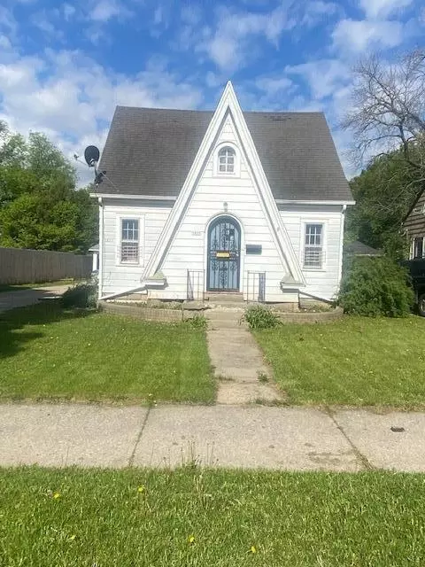 5853 N 40th #5855, Milwaukee, WI 53209