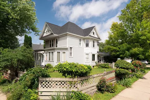434 E Gillette, Viroqua, WI 54665