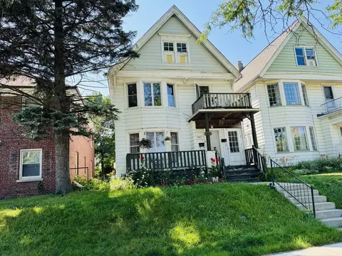 2809 N Humboldt #2811, Milwaukee, WI 53212