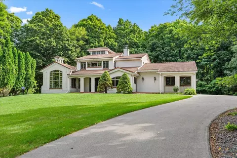 5820 E Waterford, Hartford, WI 53027