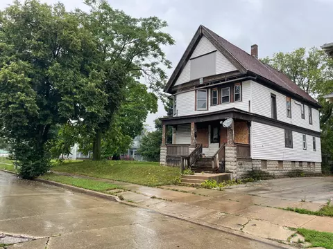 3718 W Garfield #3720, Milwaukee, WI 53208