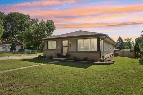 4580 N 101st, Wauwatosa, WI 53225