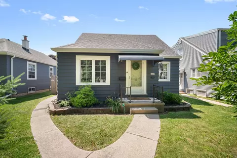 2427 S 61st, West Allis, WI 53219
