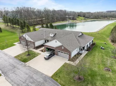 652 Pleasantwood #4, Kewaskum, WI 53040