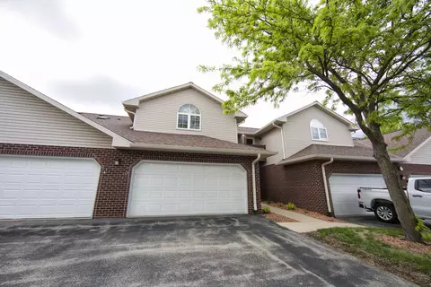 7949 S Scepter #3, Franklin, WI 53132