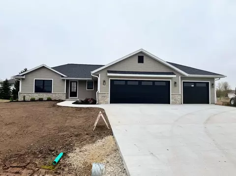 2747 Stonebrook, Sheboygan, WI 53081