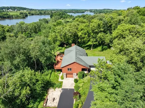 w1974 Pond Road, Rubicon, WI 53078