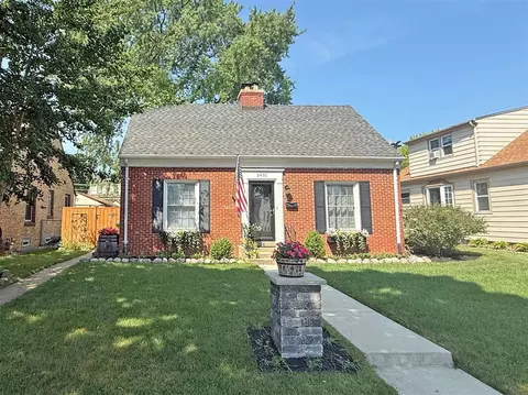 2451 S 59th, West Allis, WI 53219