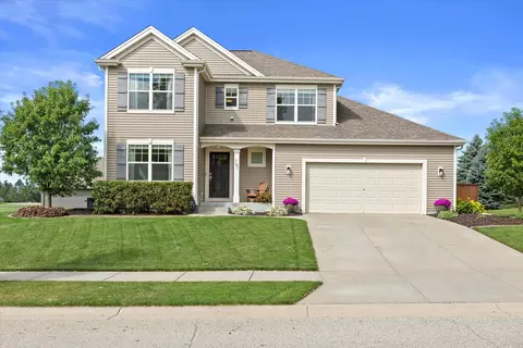 787 Autumn Rdg, Hartford, WI 53027