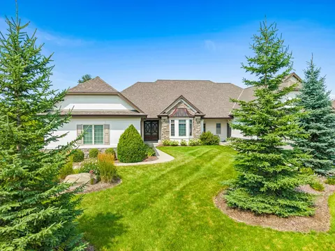n35w23690 Auburn #13-1, Pewaukee, WI 53072