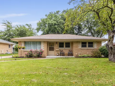 4429 S 63rd, Greenfield, WI 53220