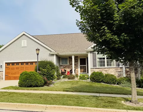 1723 Glacier Rdg, Waukesha, WI 53188